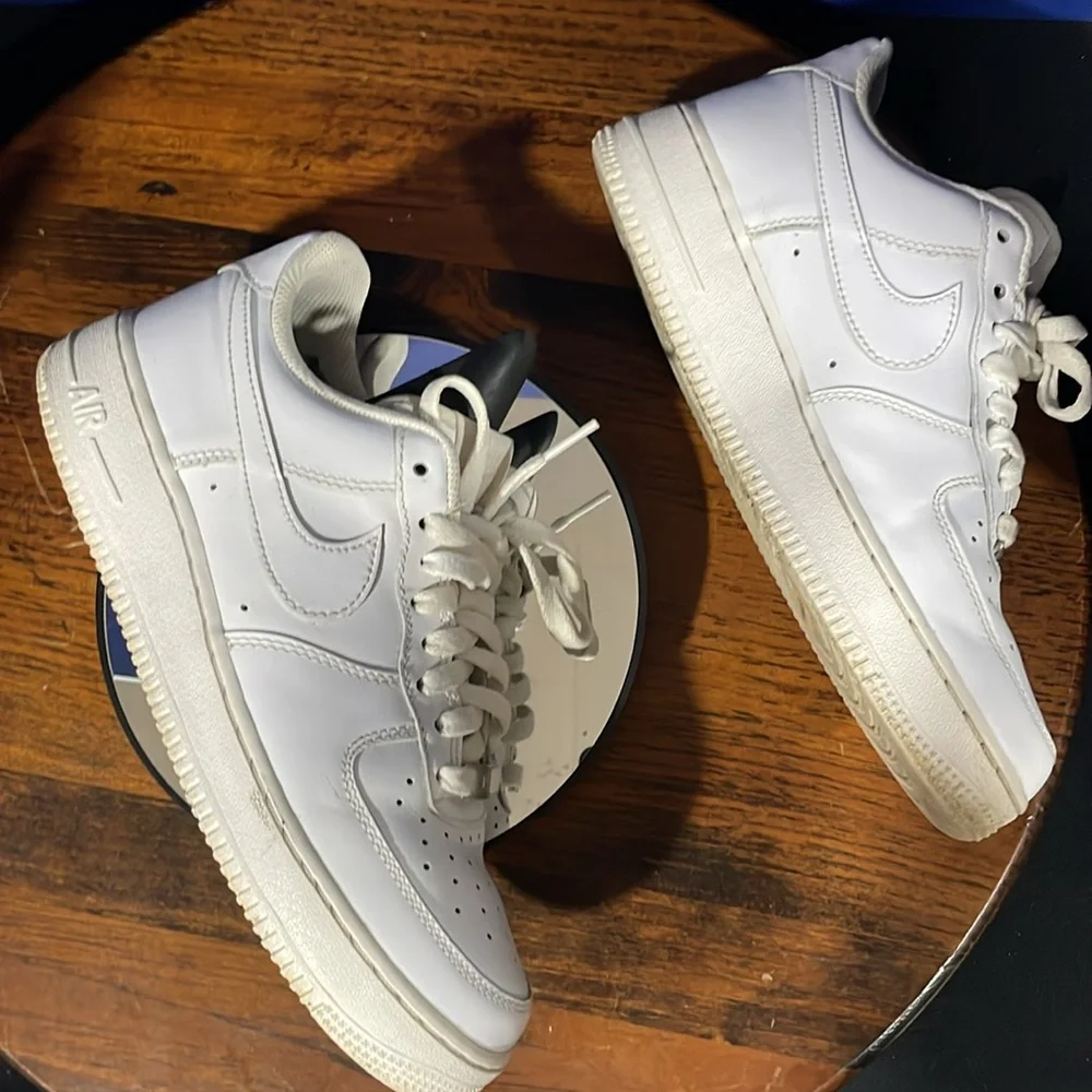 Nike White Air Force 1 - Picture 7 of 8